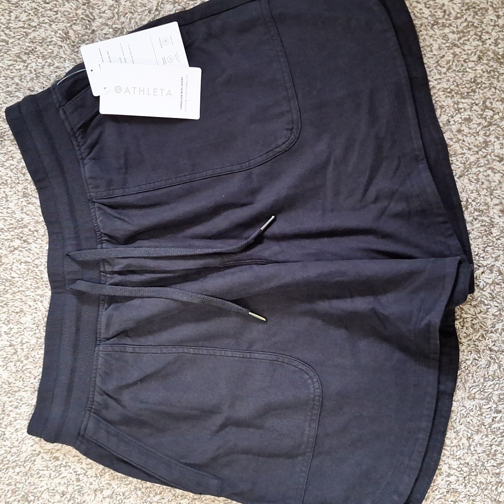 NWT Black Athleta Farallon mid short Large